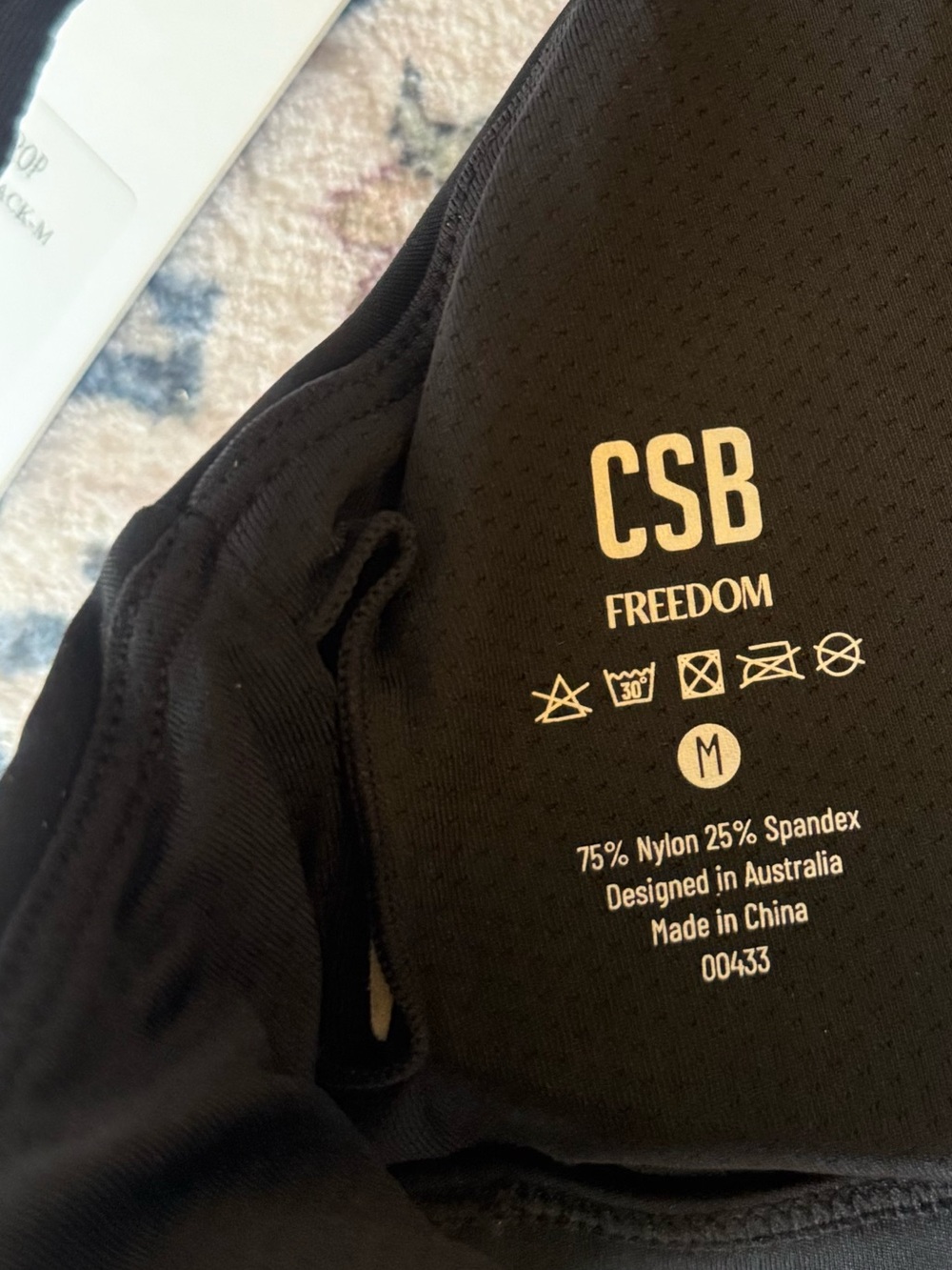 NWT CSB CROP SHOP BOUTIQUE
Freedom Contour Crop - Black - Size medium - Picture 8 of 9